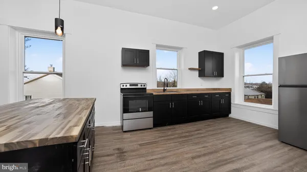 $500,000 | 121 Susanna Street, Dalmatia, PA 17017