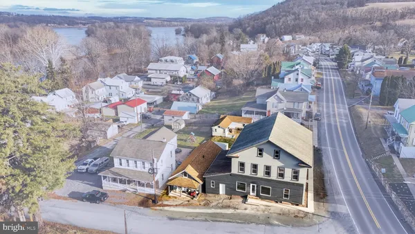 $500,000 | 121 Susanna Street, Dalmatia, PA 17017