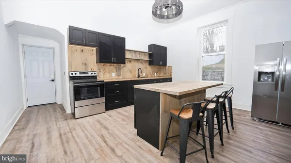 $500,000 | 121 Susanna Street, Dalmatia, PA 17017