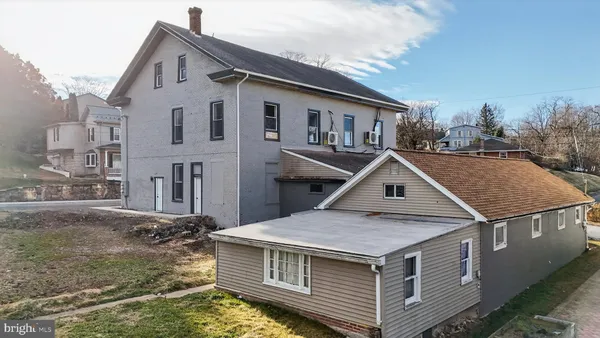 $500,000 | 121 Susanna Street, Dalmatia, PA 17017