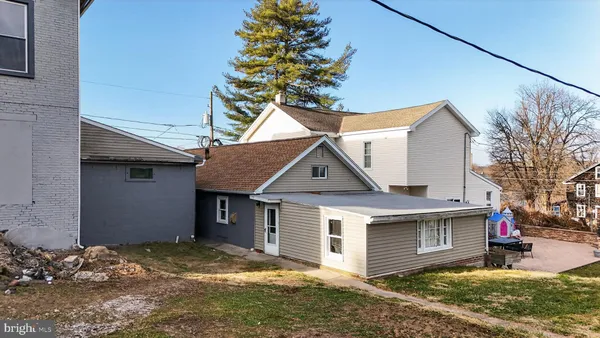 $500,000 | 121 Susanna Street, Dalmatia, PA 17017