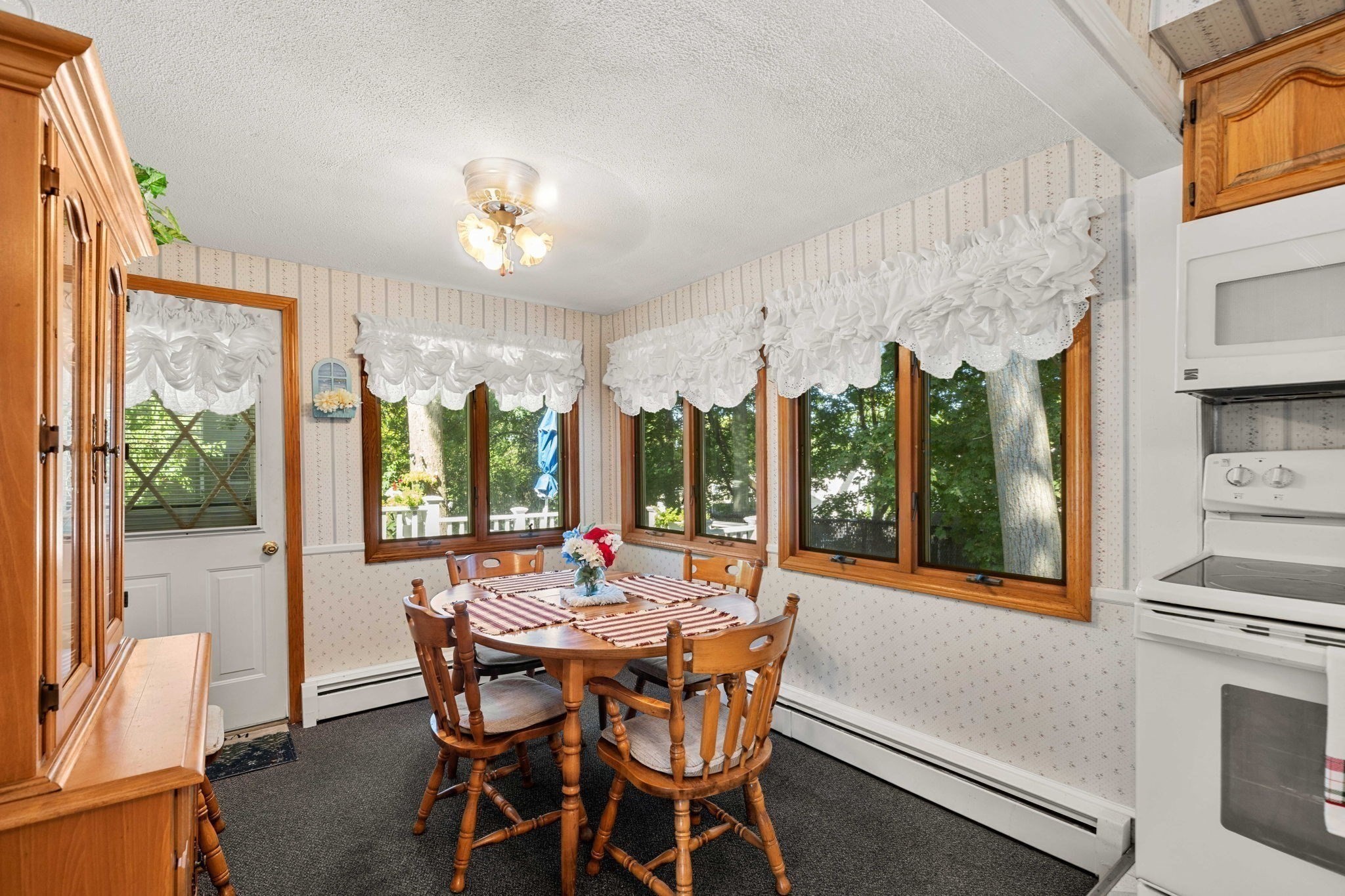 28 Dambrosio Road Lynn, MA 01904 - Photo 6 of 39 Gallery Image 6