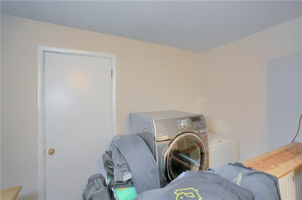 517 Ridge Avenue Carnegie, PA 15106 - Photo 20 of 38 Top Unit - Dedicated Laundry.