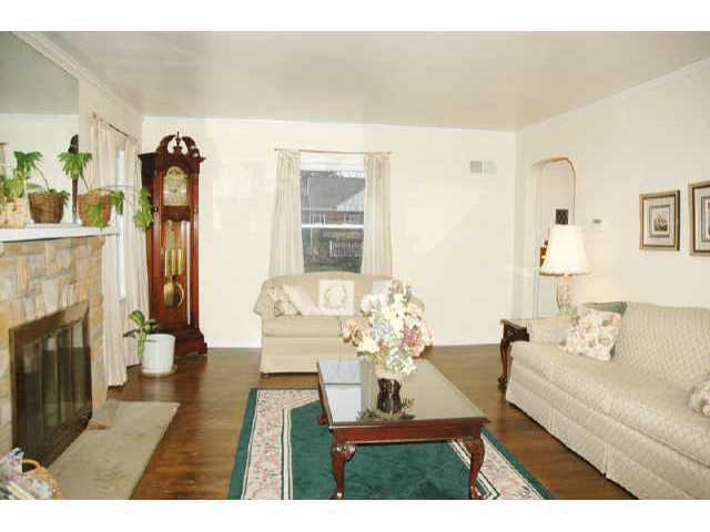 575 Enfield Road Columbus, OH 43209 - Photo 4 of 5
