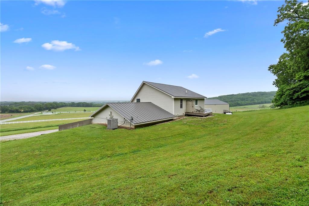 1533 North 700 Road Baldwin City, KS 66006 - Photo 3 of 37