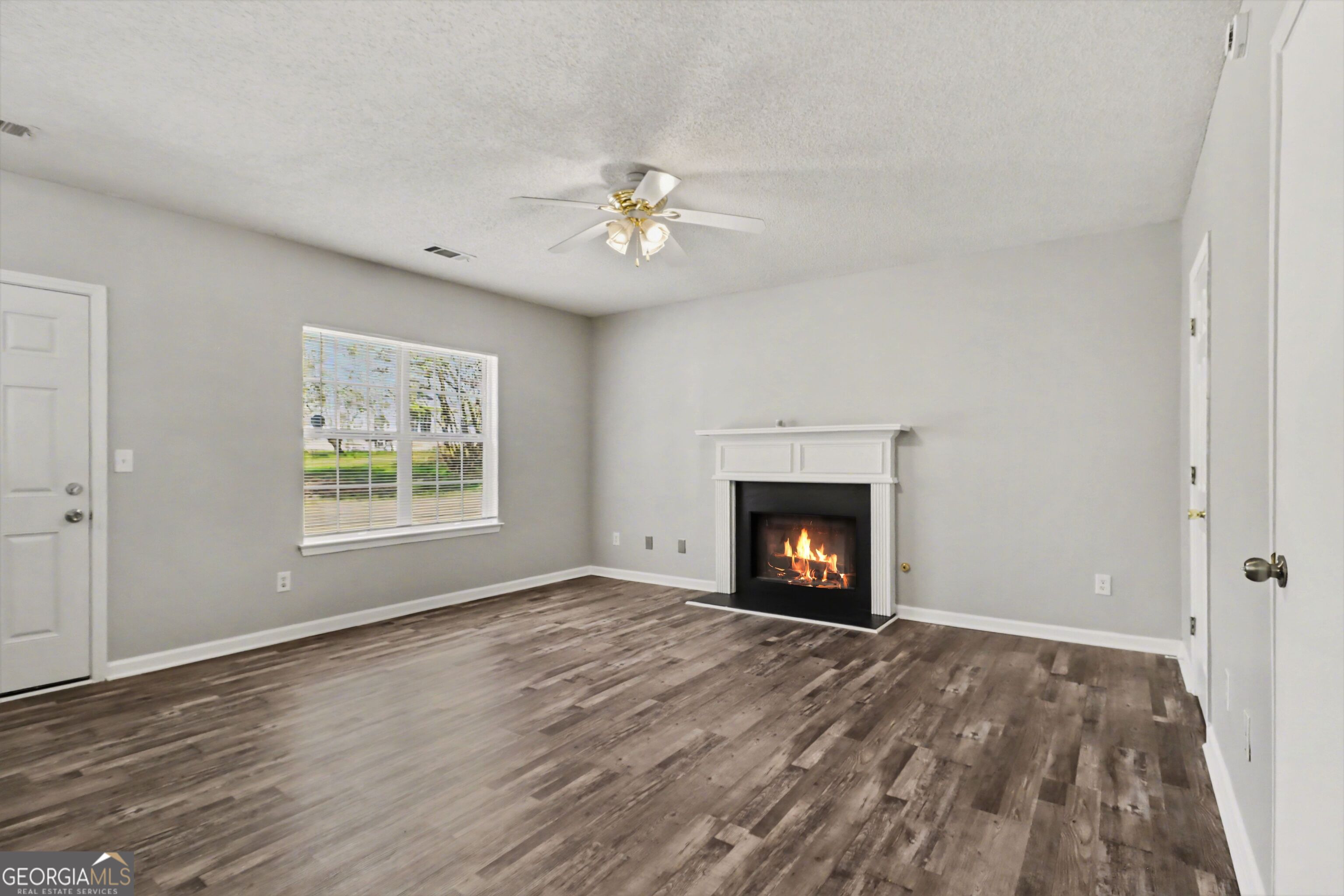 2839 Rambling Way Lithonia, GA 30058 - Photo 5 of 28