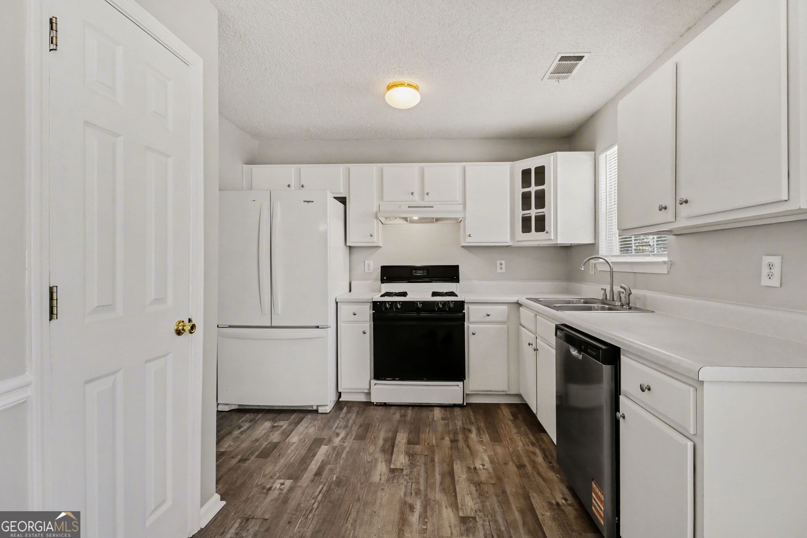 2839 Rambling Way Lithonia, GA 30058 - Photo 9 of 28