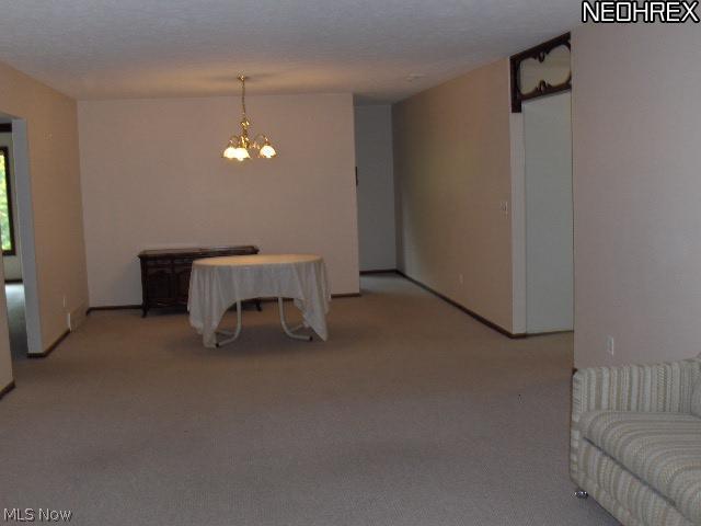 16585 Wren Road, Unit 4A Bainbridge, OH 44023 - Photo 4 of 14 Dining room
