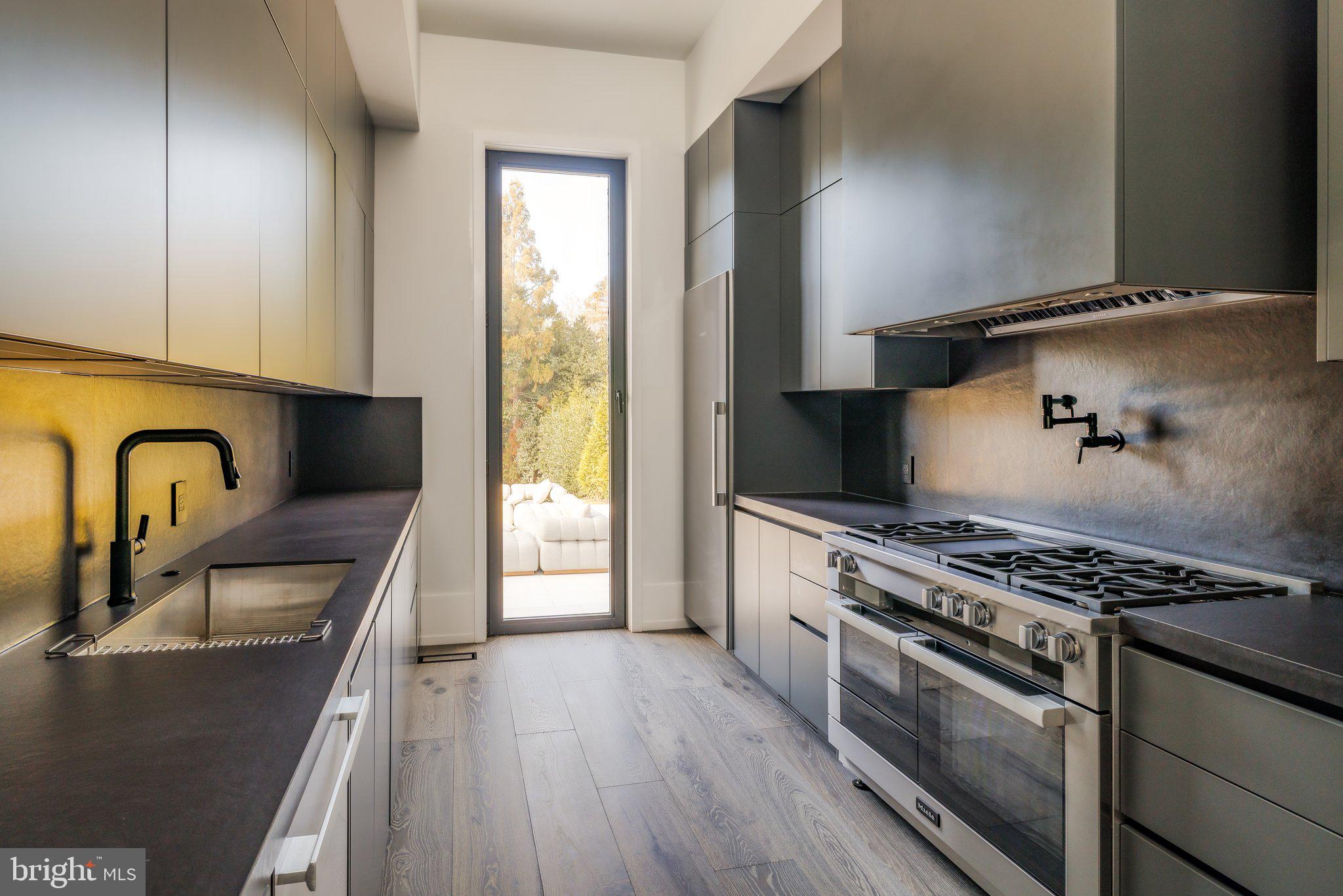 1102 Chain Bridge Road McLean, VA 22101 - Photo 21 of 50 Gallery Image 21