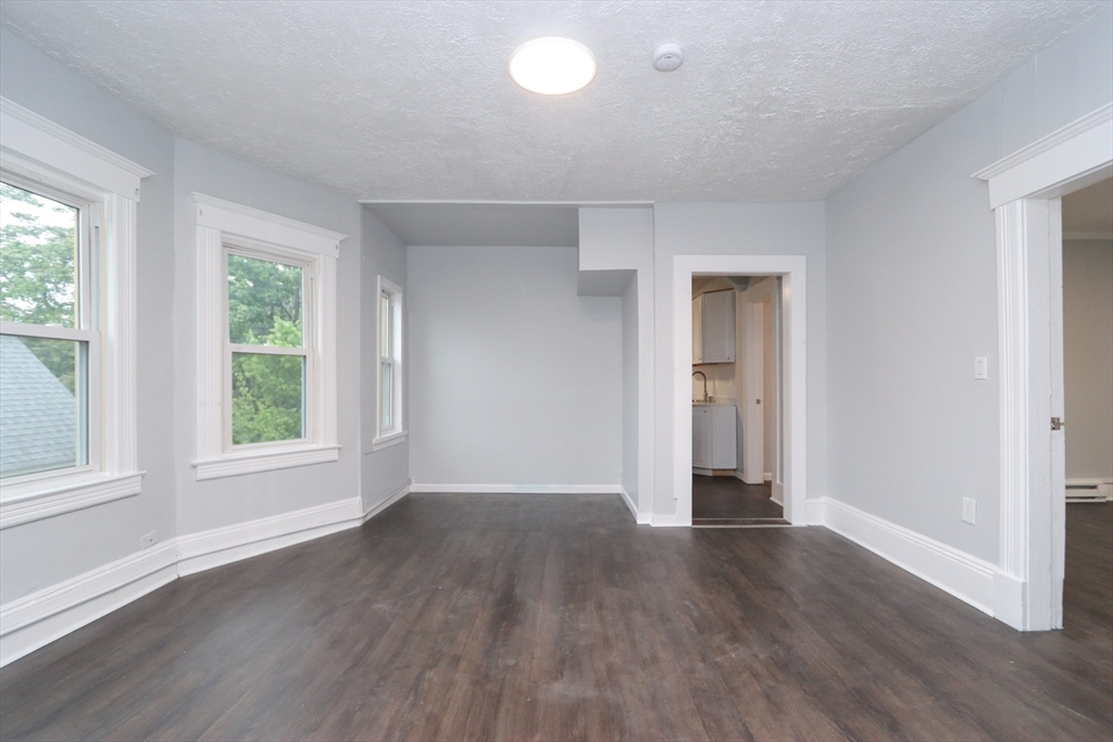 36-38 Chapel Street Springfield, MA 01109 - Photo 8 of 40 Gallery Image 8
