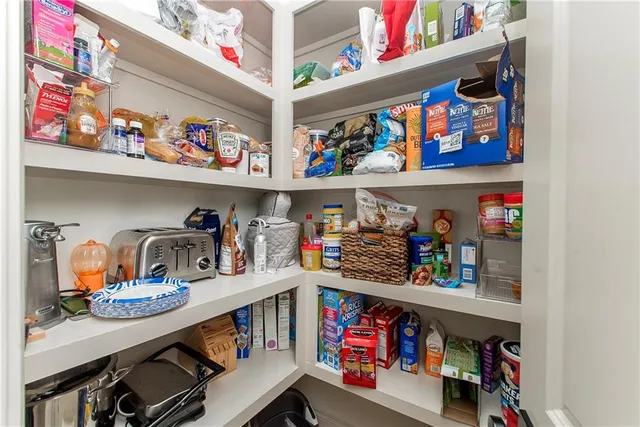 $975,000 | 5009 Twin River Place, Covington, LA 70433