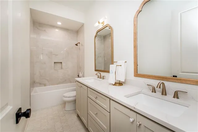 $975,000 | 5009 Twin River Place, Covington, LA 70433