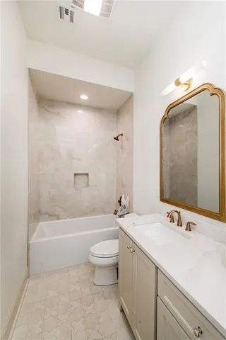 $975,000 | 5009 Twin River Place, Covington, LA 70433