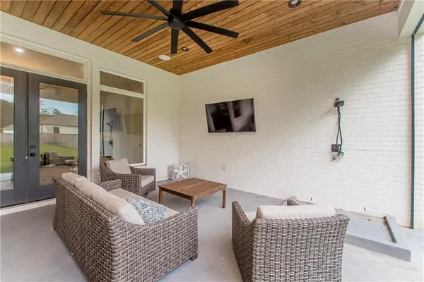 $899,999 | 5009 Twin River Place, Covington, LA 70433