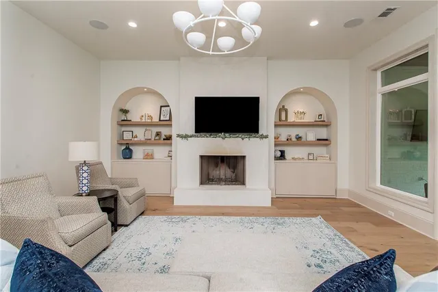 $975,000 | 5009 Twin River Place, Covington, LA 70433