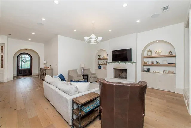 $975,000 | 5009 Twin River Place, Covington, LA 70433