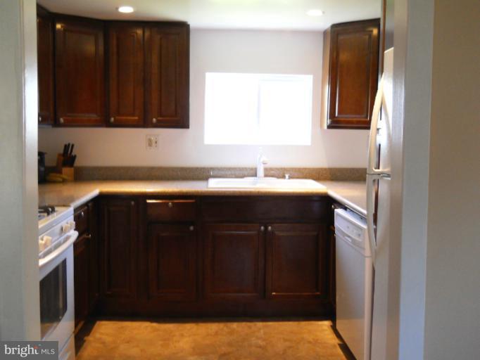 404 Barbersville Road Laurel, MD 20724 - Photo 12 of 20 Upgraded Kitchen