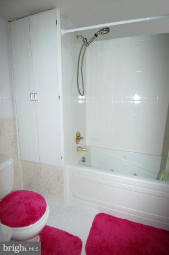 404 Barbersville Road Laurel, MD 20724 - Photo 6 of 20 Full Bathroom