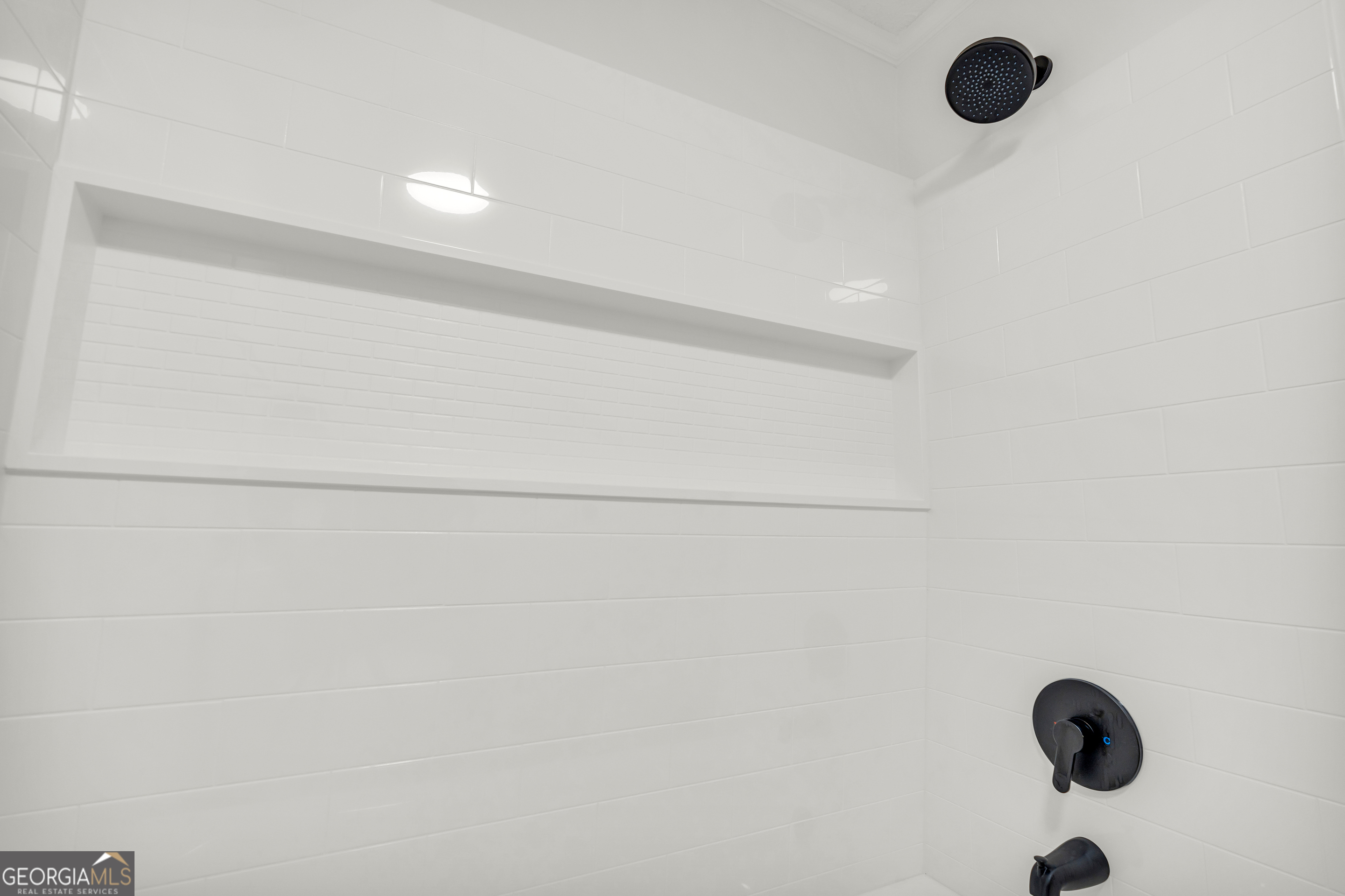 395 Barnetts Bridge Road Jackson, GA 30233 - Photo 22 of 82 a close up of a shower