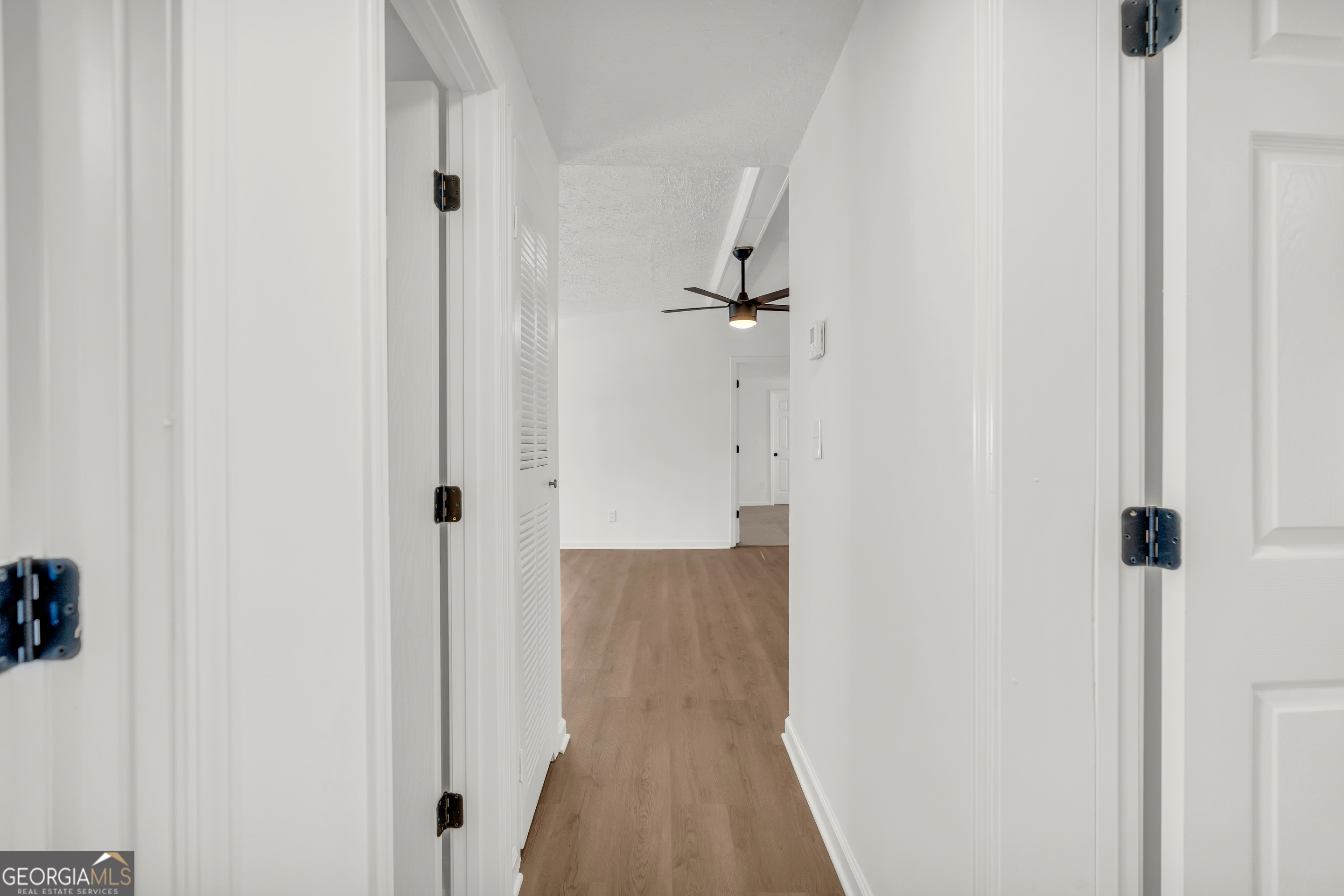 395 Barnetts Bridge Road Jackson, GA 30233 - Photo 9 of 82 a view of a hallway with closet