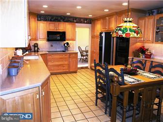 258 Coach Road Langhorne, PA 19047 - Photo 1 of 12 Kitchen