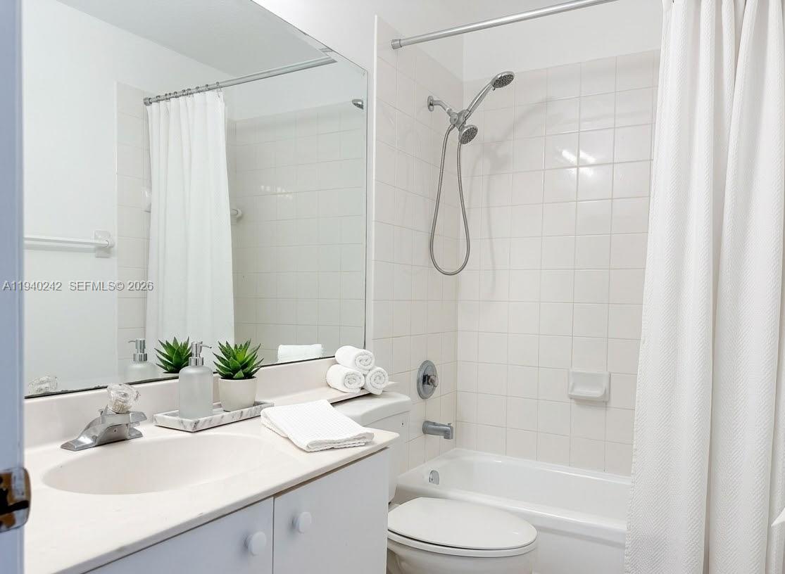 11541 Northwest 68th Terrace Doral, FL 33178 - Photo 11 of 18