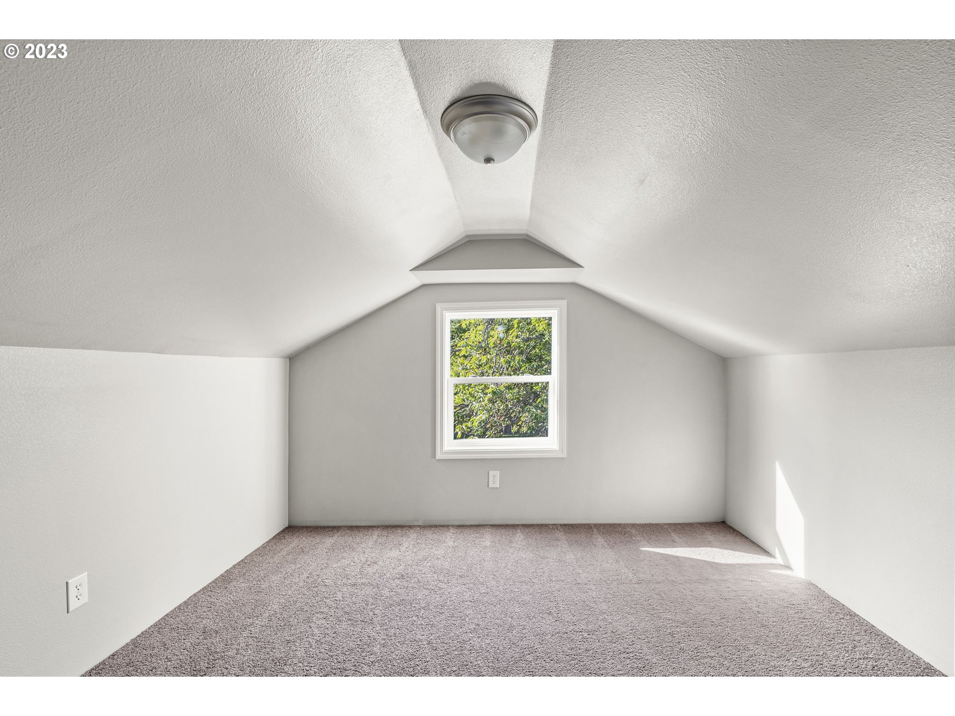 2808 Florida Street Longview, WA 98632 - Photo 12 of 20 a view of entryway
