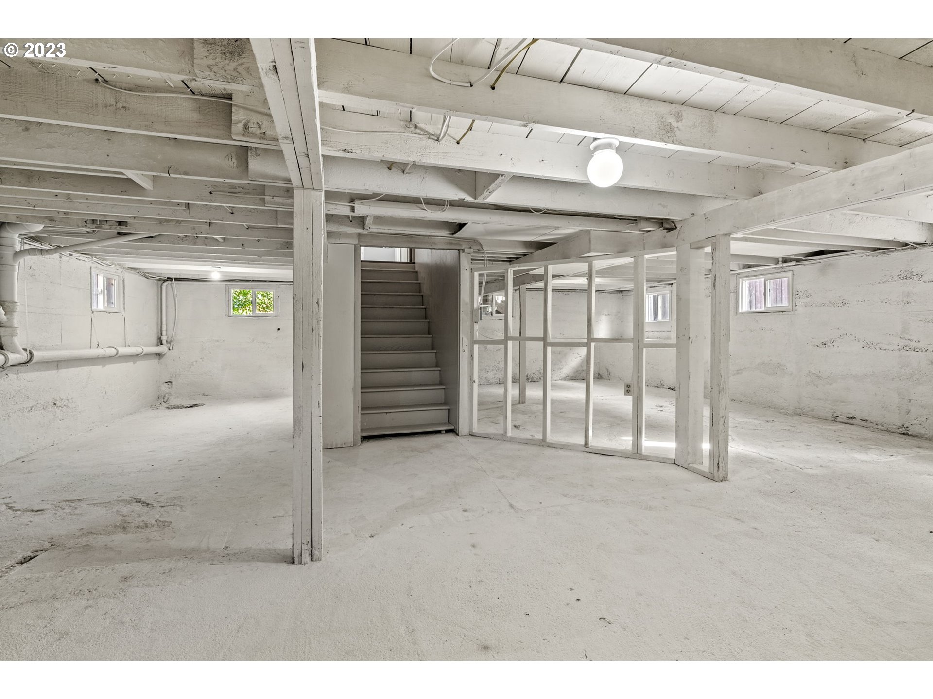 2808 Florida Street Longview, WA 98632 - Photo 15 of 20 a view of a garage