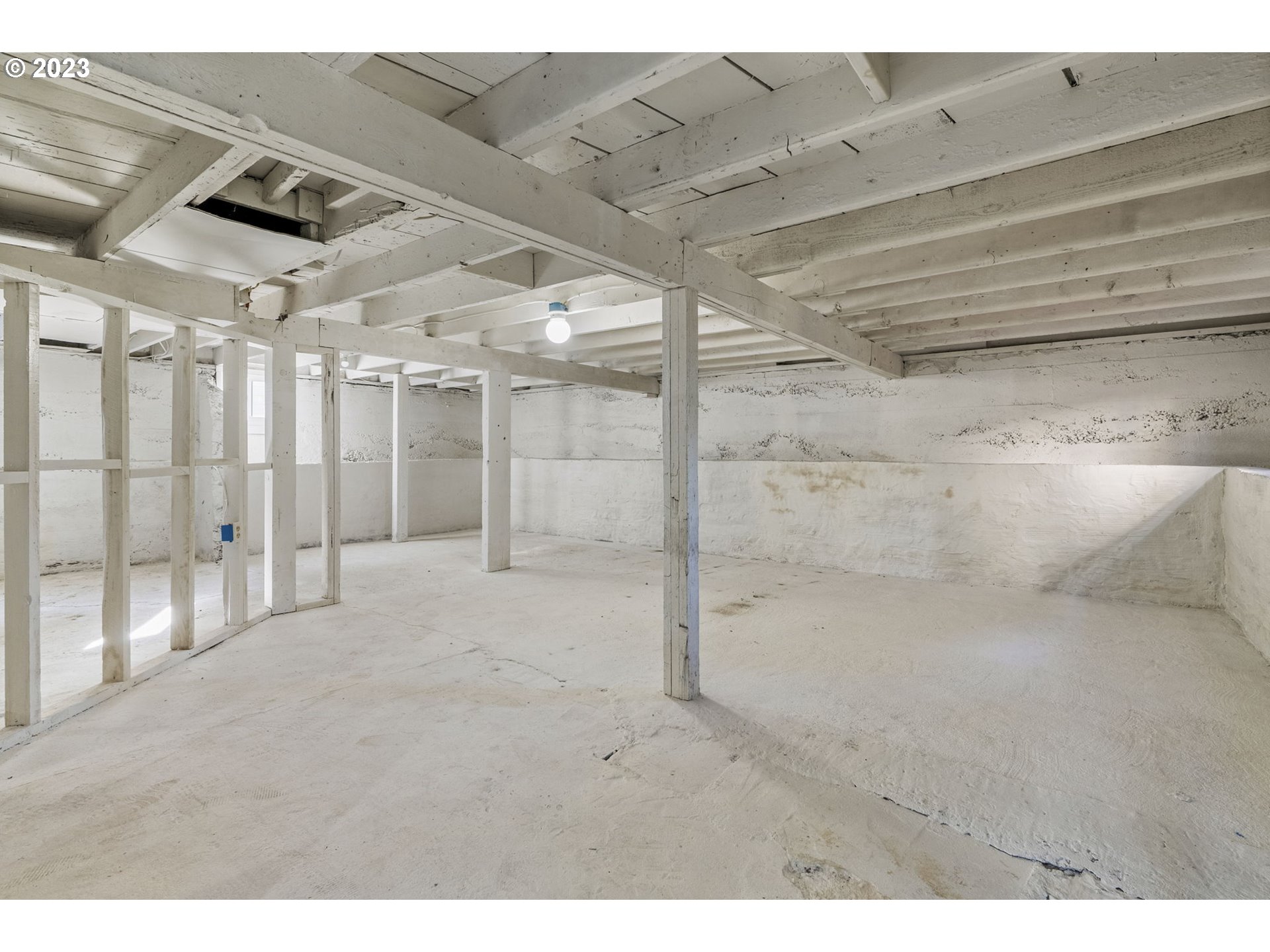 2808 Florida Street Longview, WA 98632 - Photo 16 of 20 a view of a partially built entryway