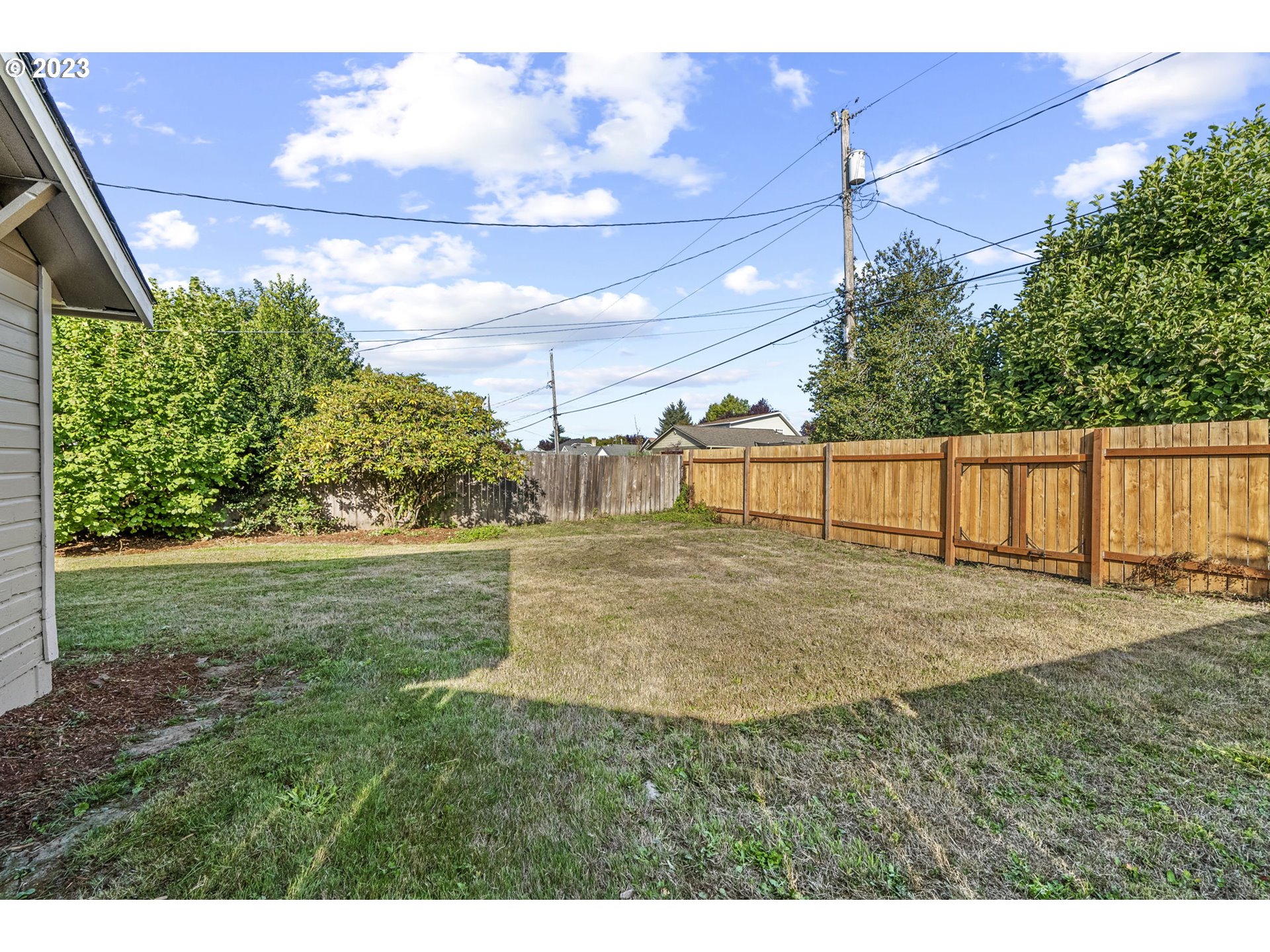 2808 Florida Street Longview, WA 98632 - Photo 18 of 20 a view of backyard with green space