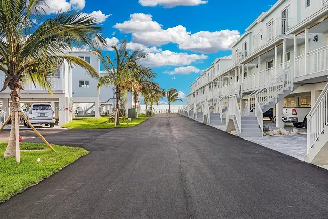$3,800 | 10877 Overseas Highway, Unit 37, Marathon, FL 33050