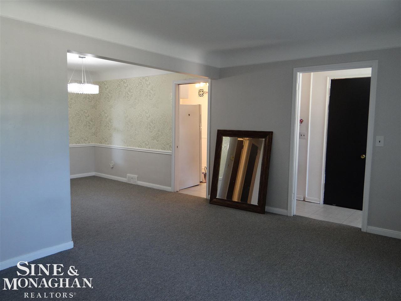 2037 Vernier Road, Unit 2041 VERNIER Grosse Pointe Woods, MI 48236 - Photo 5 of 38