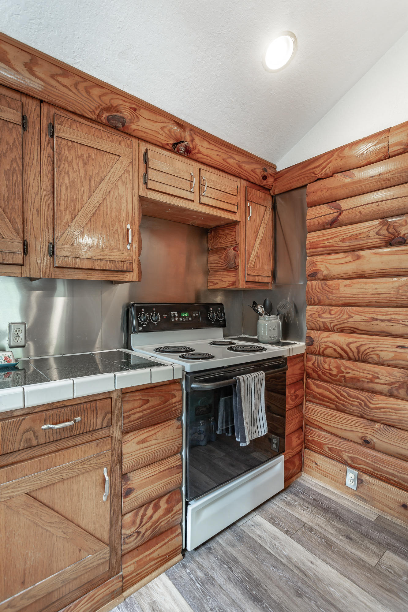 1221 Coffelt Road Hixson, TN 37343 - Photo 11 of 33 Kitchen