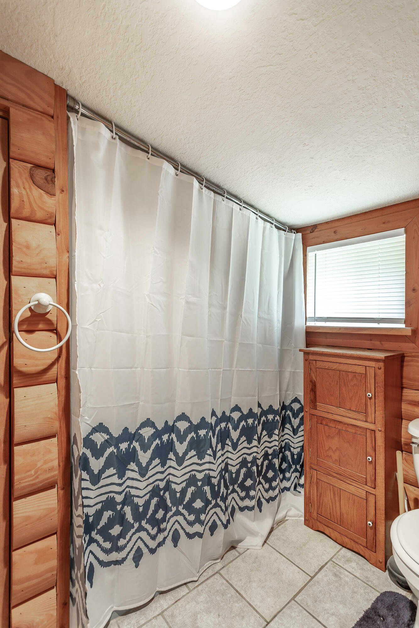 1221 Coffelt Road Hixson, TN 37343 - Photo 24 of 33 Bathroom