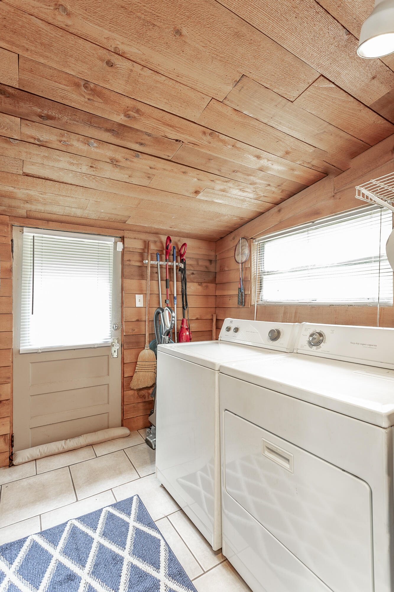 1221 Coffelt Road Hixson, TN 37343 - Photo 25 of 33 Laundry room
