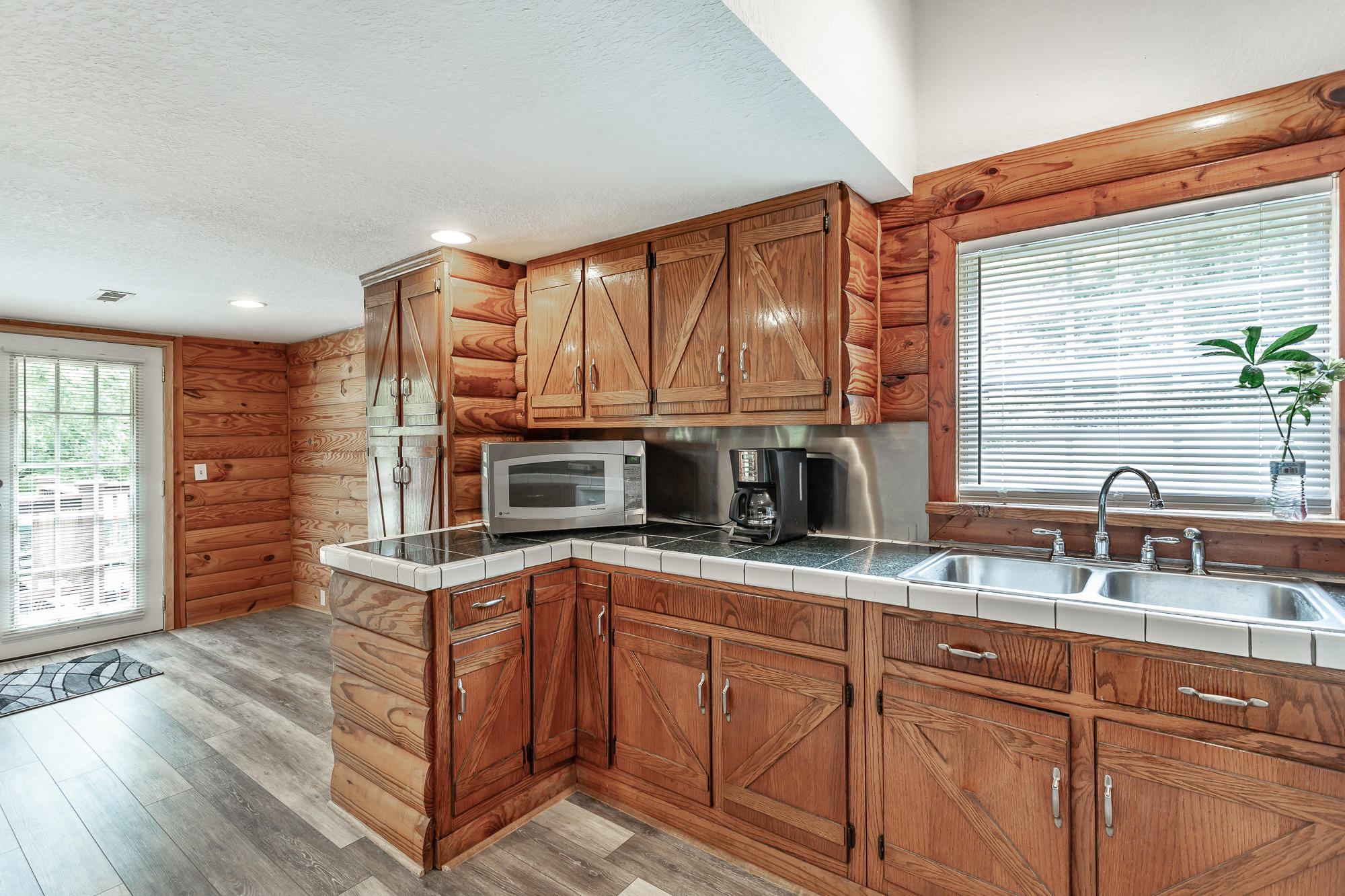 1221 Coffelt Road Hixson, TN 37343 - Photo 5 of 33 Kitchen
