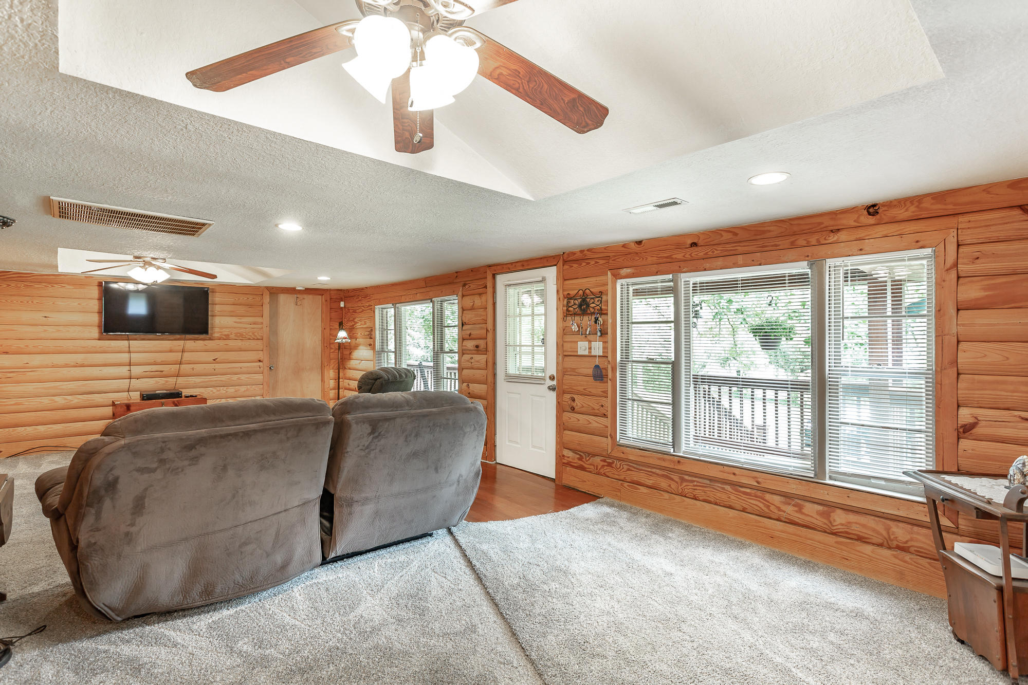 1221 Coffelt Road Hixson, TN 37343 - Photo 8 of 33 Living room