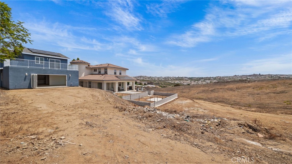 13105 Via Tuscany Riverside, CA 92503 - Photo 49 of 51 a view of a big room with a yard
