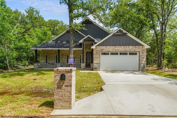 $289,900 | 108 Parkside Drive, Trinidad, TX 75163