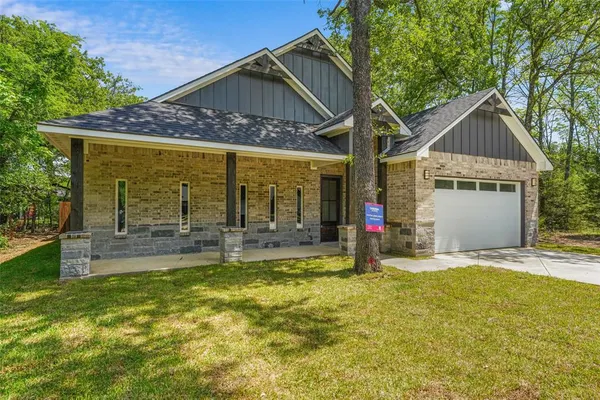 $289,900 | 108 Parkside Drive, Trinidad, TX 75163