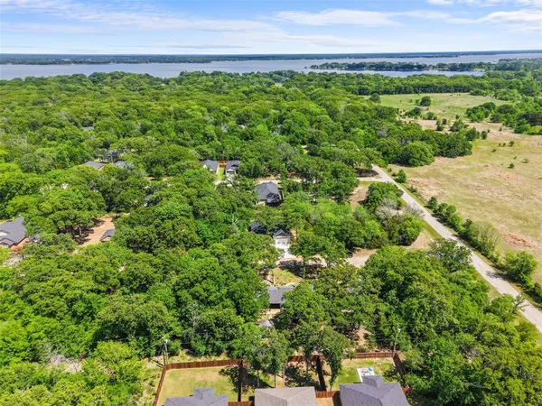 $289,900 | 108 Parkside Drive, Trinidad, TX 75163