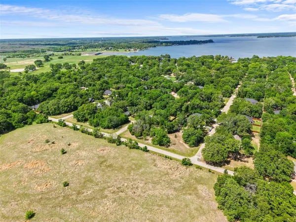 $289,900 | 108 Parkside Drive, Trinidad, TX 75163