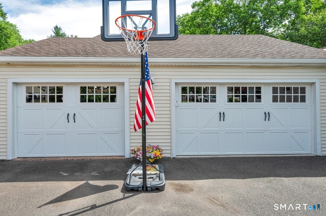 32 Franklin Road Cromwell, CT 06416 - Photo 36 of 40 32 Franklin - 2.5 Car Garage & Workshop