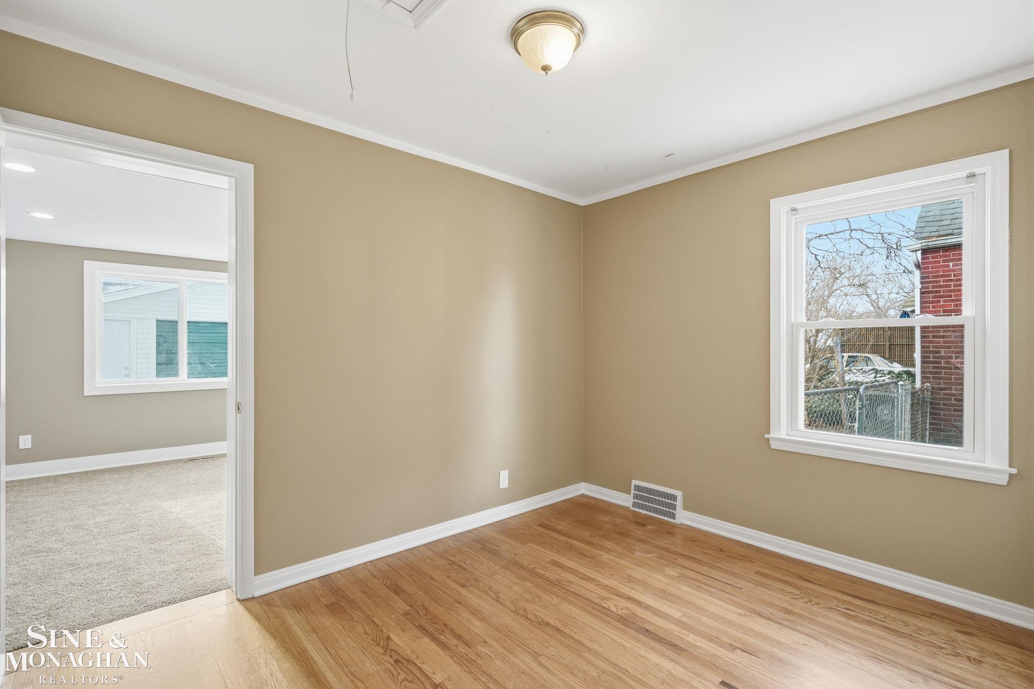 1641 Hampton Road Grosse Pointe Woods, MI 48236 - Photo 35 of 70