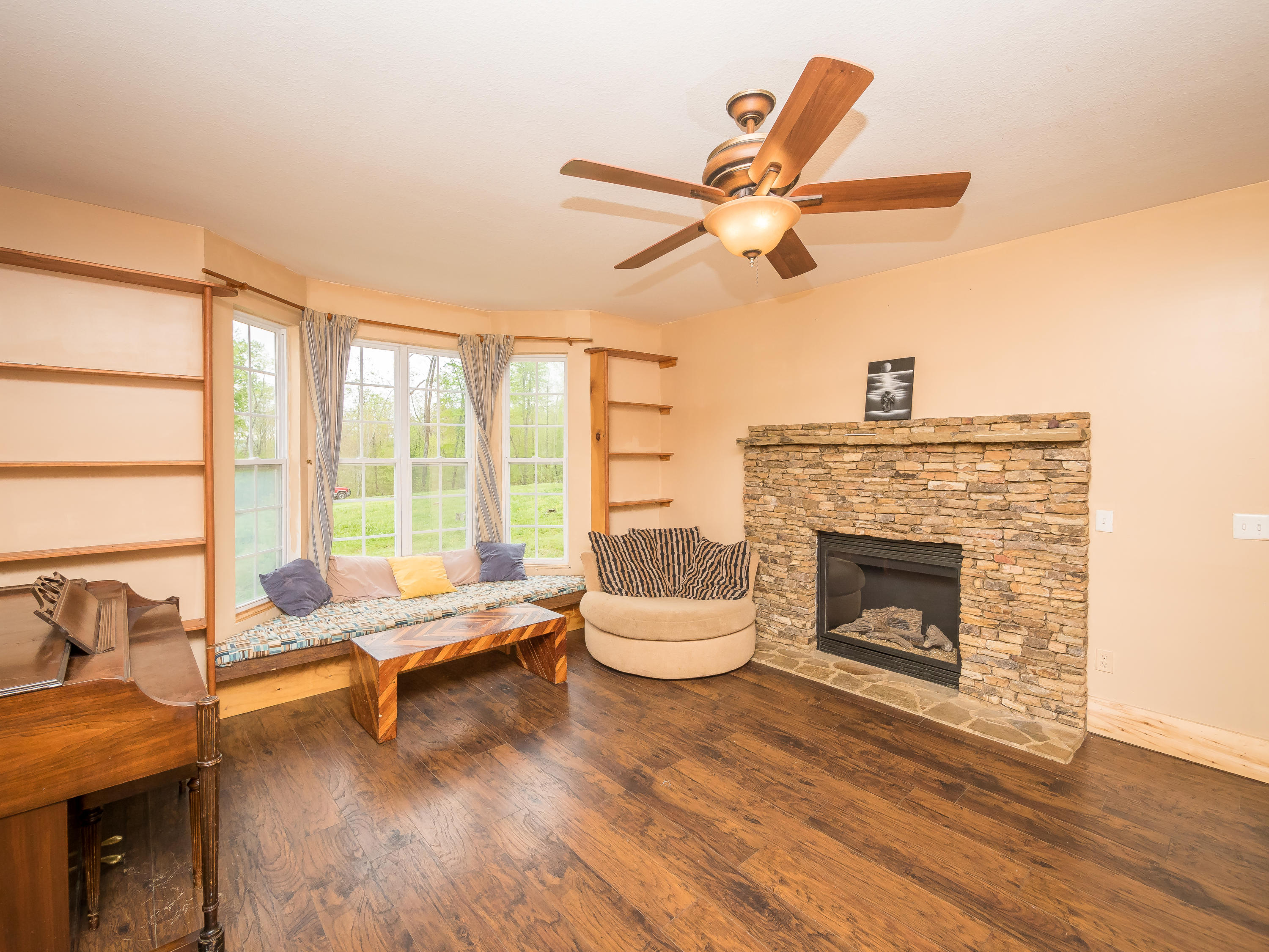 395 Echo Pt Road Dunlap, TN 37327 - Photo 8 of 38 living room