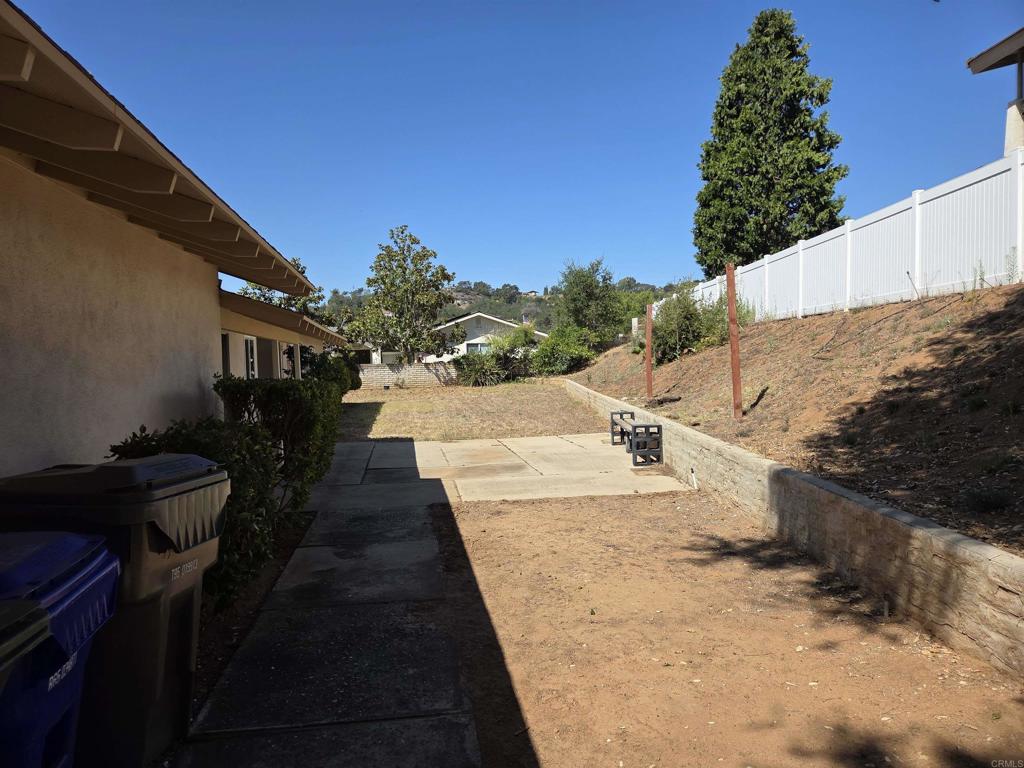 2837 Carlton Way Fallbrook, CA 92028 - Photo 4 of 7