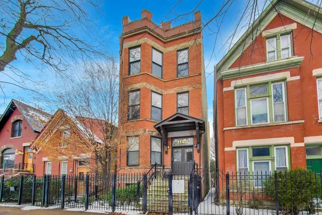 $525,000 | 1122 North Winchester Avenue, Unit 2, Chicago, IL 60622