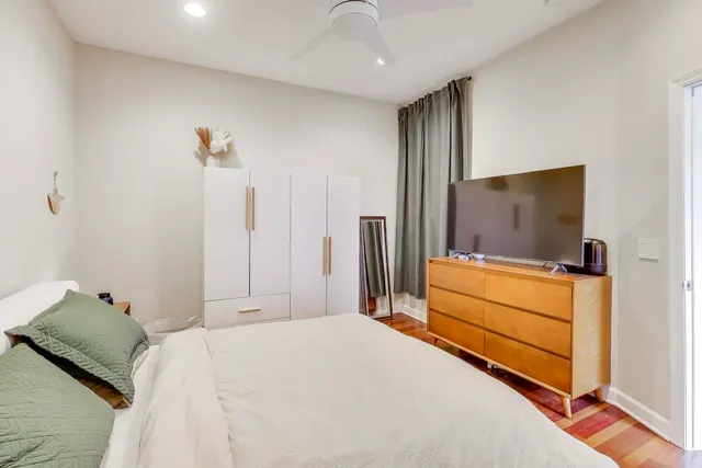 $525,000 | 1122 North Winchester Avenue, Unit 2, Chicago, IL 60622