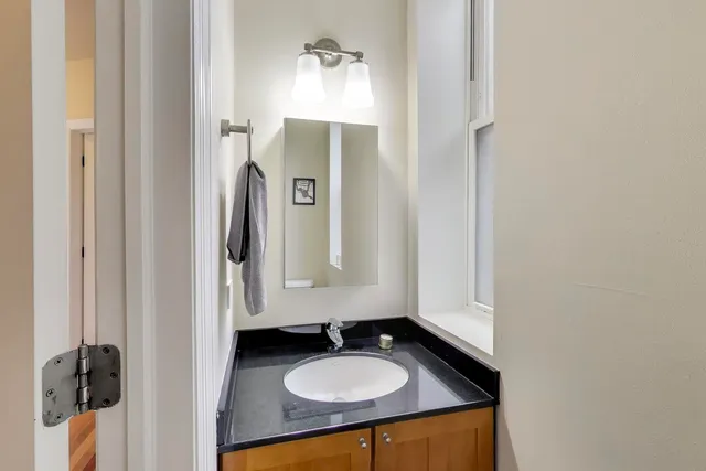 $525,000 | 1122 North Winchester Avenue, Unit 2, Chicago, IL 60622