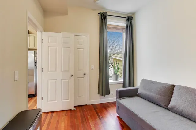 $525,000 | 1122 North Winchester Avenue, Unit 2, Chicago, IL 60622